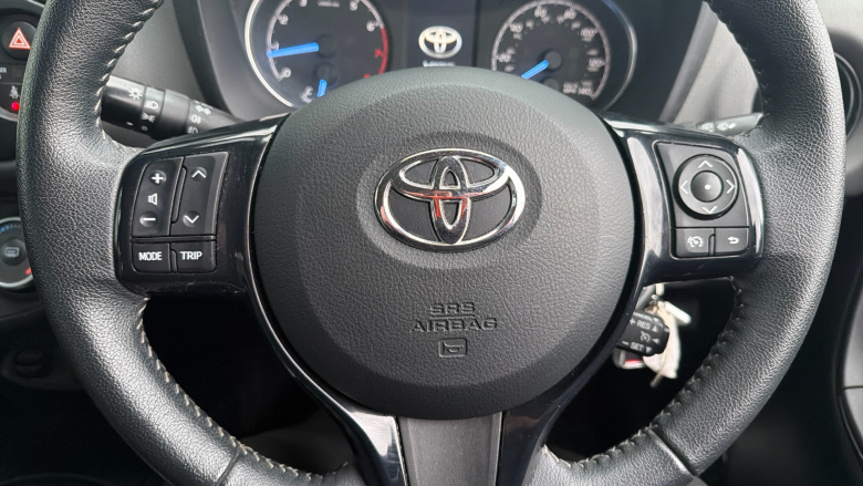 Toyota Yaris 1.5 VVT-i Icon Tech 5dr Petrol Hatchback